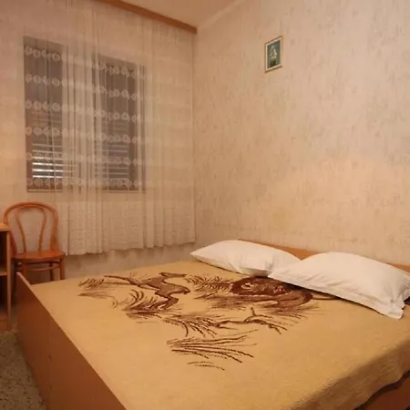 Apartment Stipe