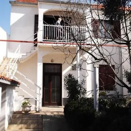 Stipe - Free Parking Biograd Na Moru